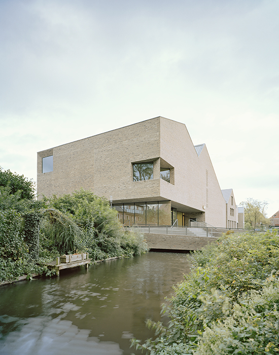 211116_W_P_-Pool-Leber-Architekten-+-Bleckmann-Krys-Architekten_Kult_02