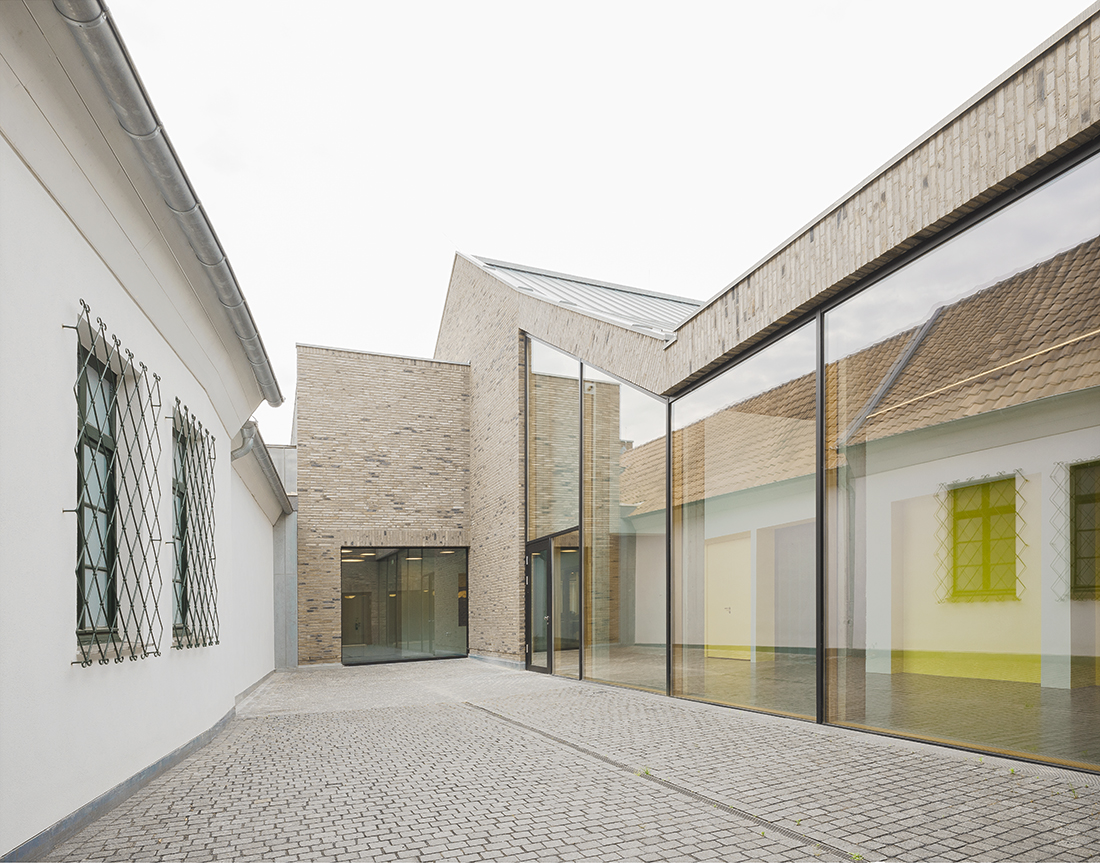211116_W_P_-Pool-Leber-Architekten-+-Bleckmann-Krys-Architekten_Kult_06
