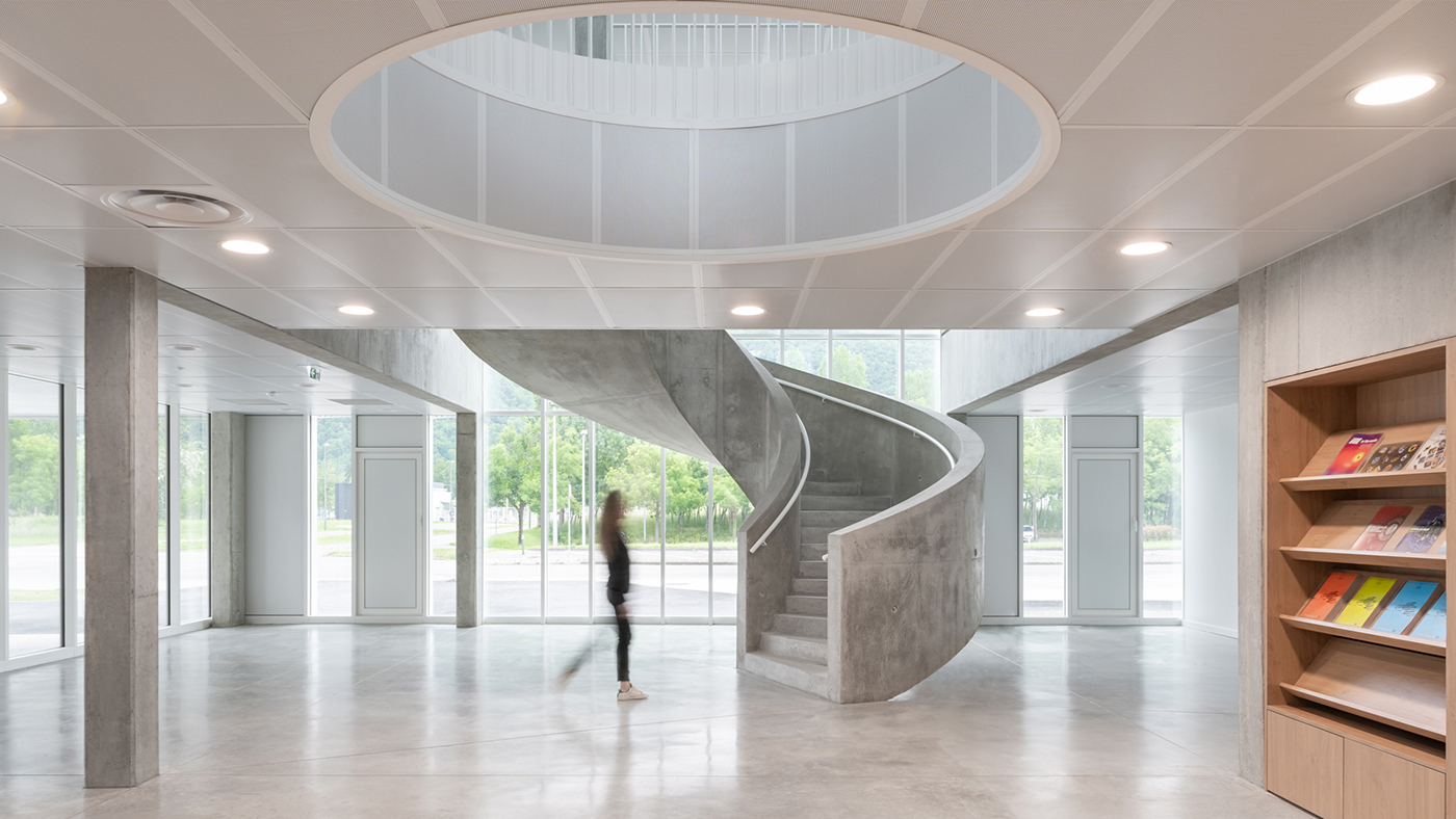 220315_W_P_-Levitt-Bernstein-_Instituto-Laue-Langevin_Foto-de-portada