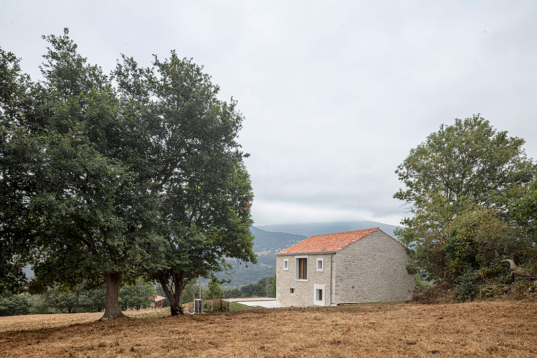 231128_W_P_Grey-House_05
