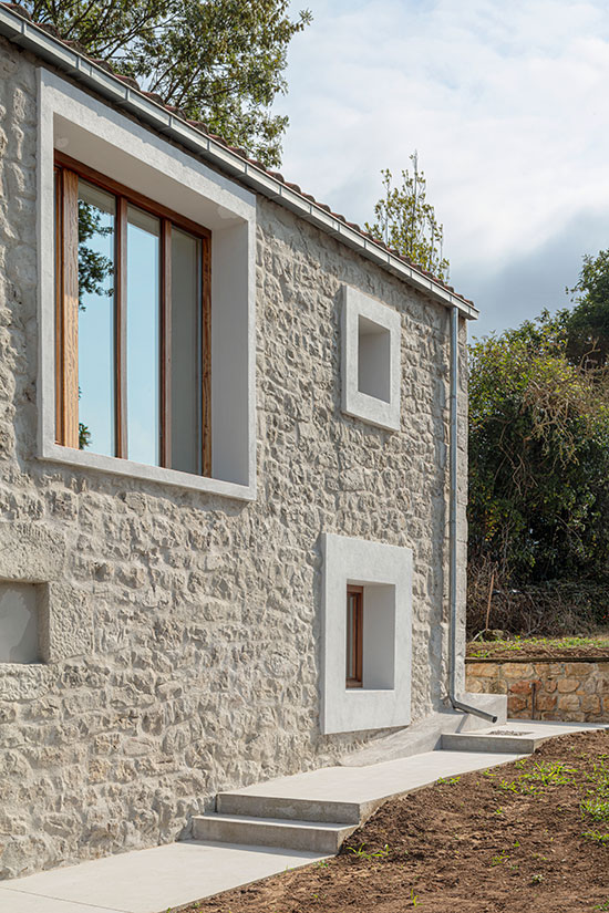 231128_W_P_Grey-House_11