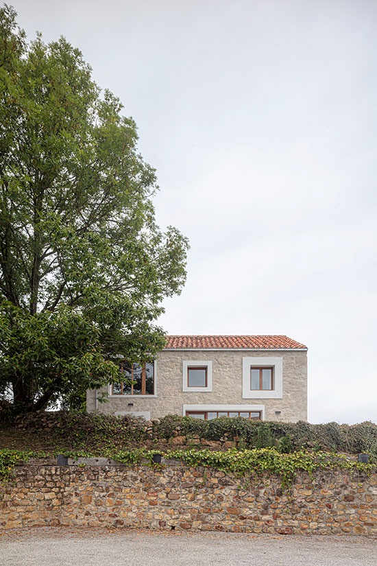 231128_W_P_Grey-House_12