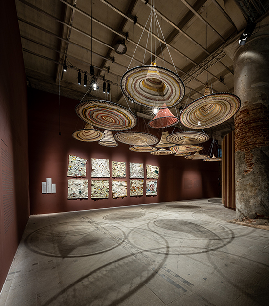 231213_W_P_La-Bienal_06